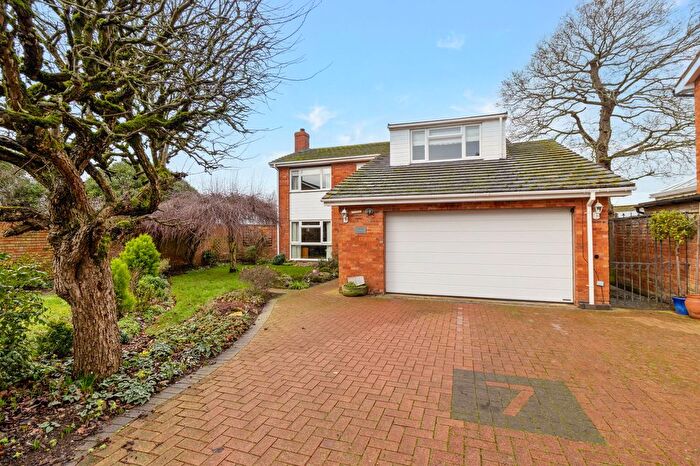 5 Bedroom Detached House For Sale In Court Road, Strensham, Worcestershire, WR8