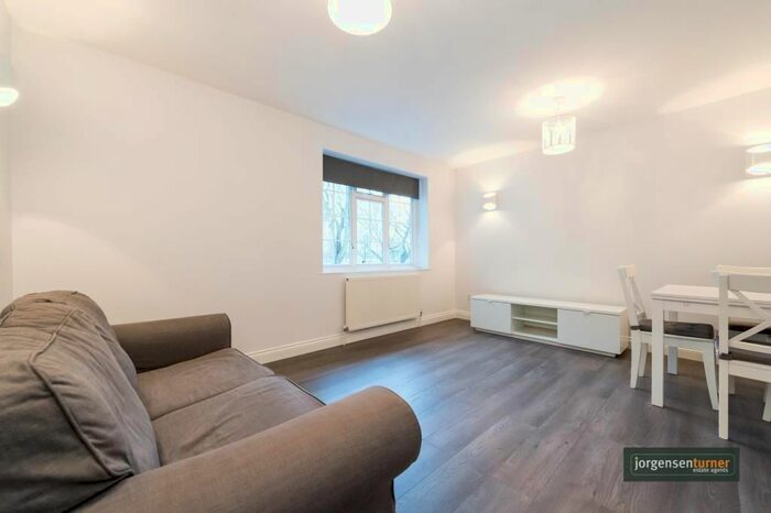 2 Bedroom Flat To Rent In Woodside Court, Ealing Common, London, W5