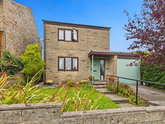 3 Bedroom Detached House For Sale In Macclesfield Old Road, Buxton, SK17