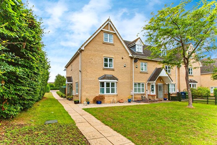 4 Bedroom End Of Terrace House For Sale In Ermine Street North, Papworth Everard, Cambridge, CB23