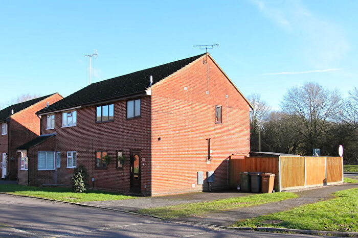 Semi-Detached House To Rent In Hepworth Close, Andover, Hampshire, SP10