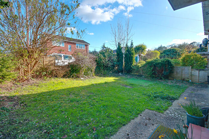 2 Bedroom Ground Maisonette For Sale In West End! Share Of Freehold! Chain Free!, SO30