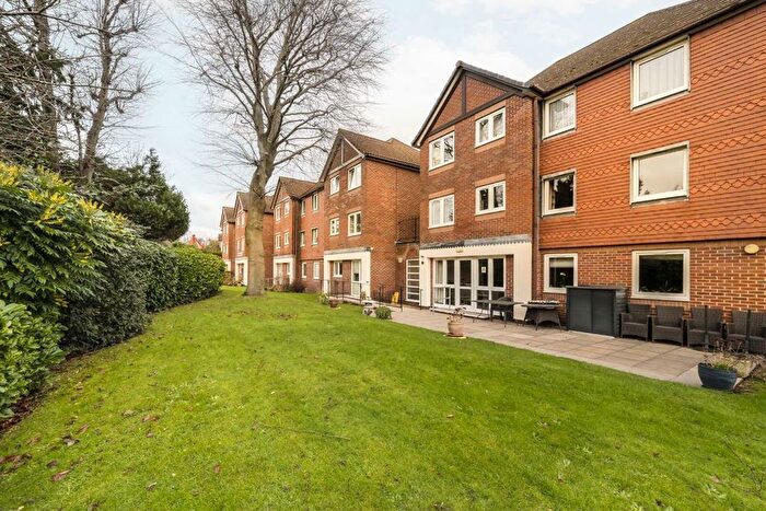 1 Bedroom Flat To Rent In Farnham Close, London, N20