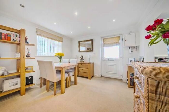 2 Bedroom Flat For Sale In Holland Road, Plymstock, Plymouth, Devon, PL9