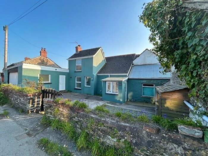 3 Bedroom Detached House To Rent In Penrose, PL27