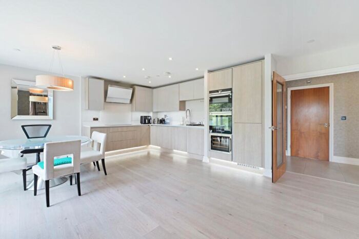 2 Bedroom Apartment To Rent In Bridgewater Terrace, Windsor, Berkshire, SL4