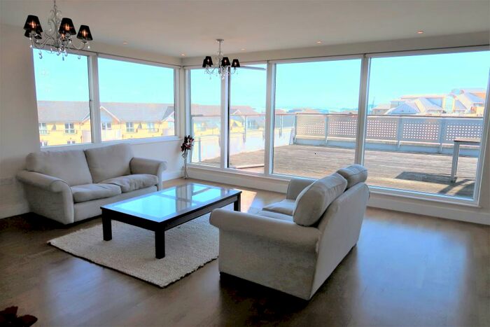 2 Bedroom Penthouse To Rent In Sirius House, Falcon Drive, Cardiff, CF10