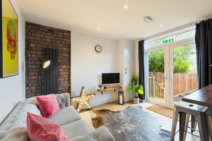 6 Bedroom House To Rent In Charlton Road, Kingswood, Bristol, BS15