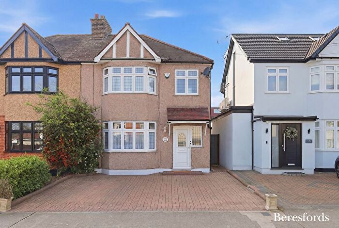 3 Bedroom Semi Detached House For Sale In Athelstan Road, Romford, RM3