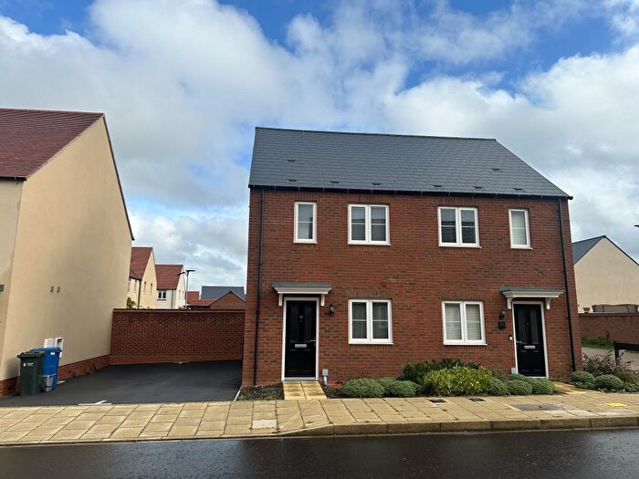 2 Bedroom Semi-Detached House To Rent In Thirsk Road, Bicester, OX26