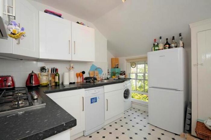 2 Bedroom Flat To Rent In Marlborough Road, Richmond, TW10
