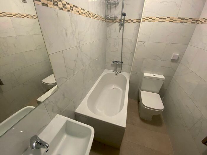 2 Bedroom Flat To Rent In Deansgate, Bolton, BL1