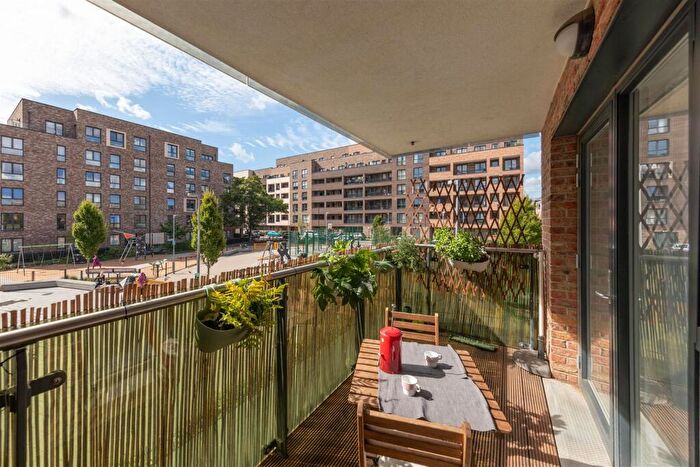 3 Bedroom Flat To Rent In Troubridge Square, Walthamstow, E17