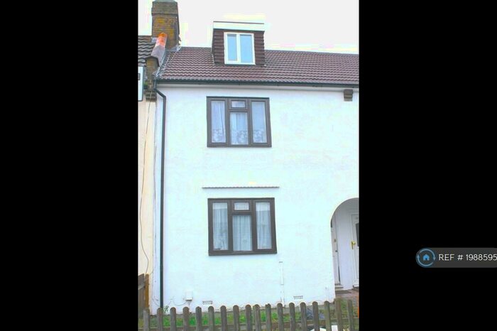 3 Bedroom Terraced House To Rent In Rymill Street, London, E16
