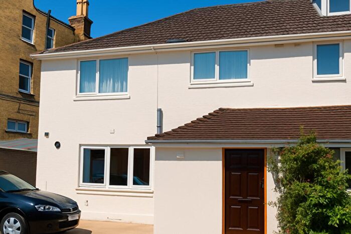 6 Bedroom Semi-Detached House To Rent In Cranford Way, Highfield, Southampton, SO17
