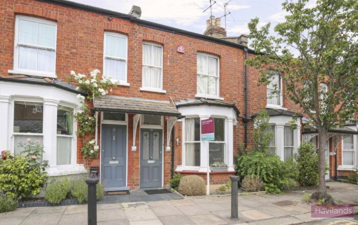 2 Bedroom Cottage To Rent In Wilson Street, Winchmore Hill, N21
