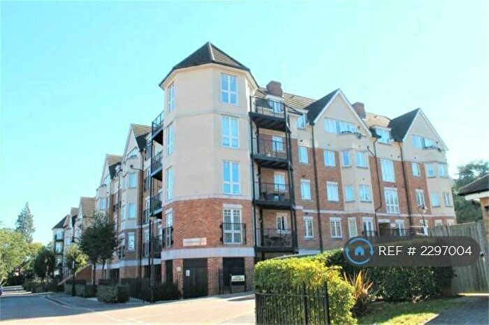 2 Bedroom Flat To Rent In Cunard Court, Stanmore, HA7