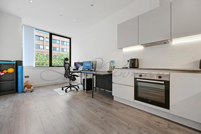 1 Bedroom Flat To Rent In Silbury Boulevard, Milton Keynes, MK9