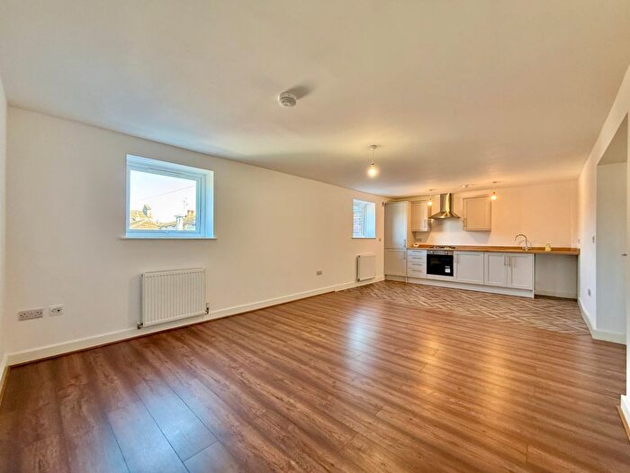 1 Bedroom Flat To Rent In Flat, A Dale Street, Ossett, Wakefield, WF5