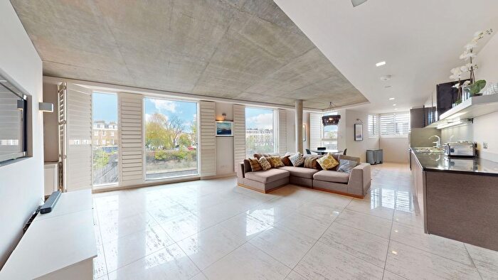 2 Bedroom Flat To Rent In Parkway, London, NW1