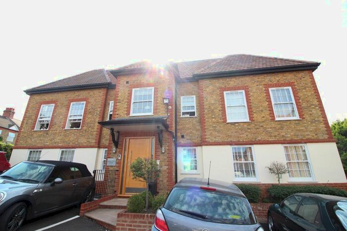 2 Bedroom Flat To Rent In Willowfield Court, Highfield Road, Bushey, WD23