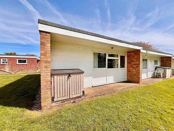 2 Bedroom Chalet For Sale In Florida Holiday Park, Hemsby, NR29
