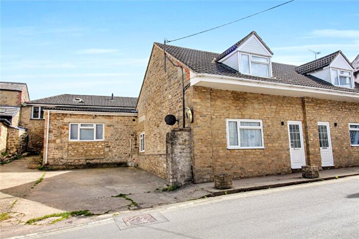 3 Bedroom Semi-Detached House For Sale In High Street, Purton, Swindon, Wiltshire, SN5
