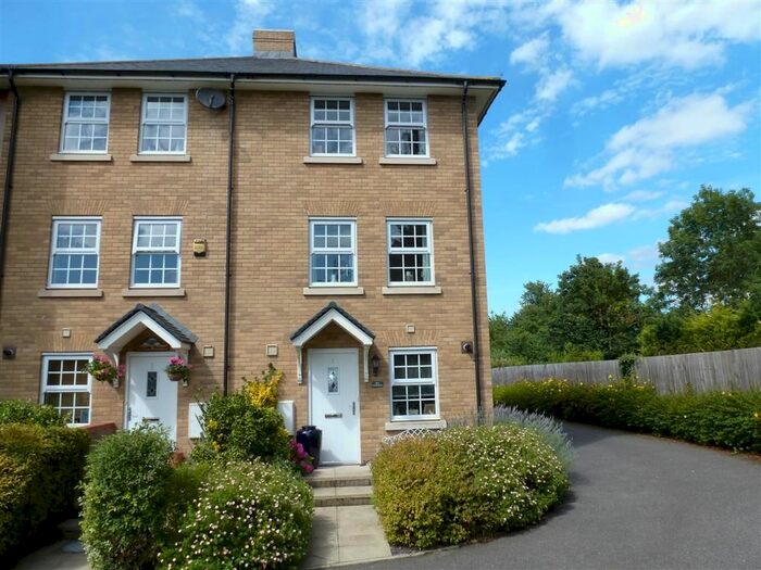 4 Bedroom Town House To Rent In Dove House Meadow, Great Cornard, Sudbury CO10