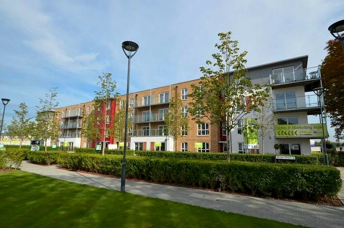 2 Bedroom Flat To Rent In Brecon Lodge, Wintergreen Boulevard, West Drayton, UB7