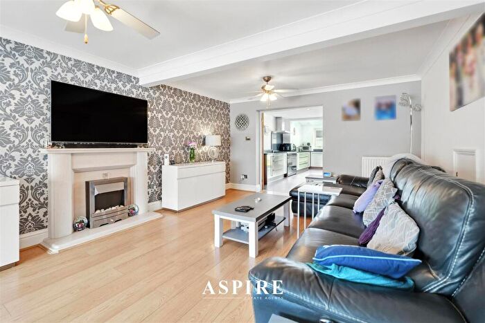 4 Bedroom Detached House For Sale In Video Presentation Inside - Tudor Avenue, Stanford-Le-Hope, SS17