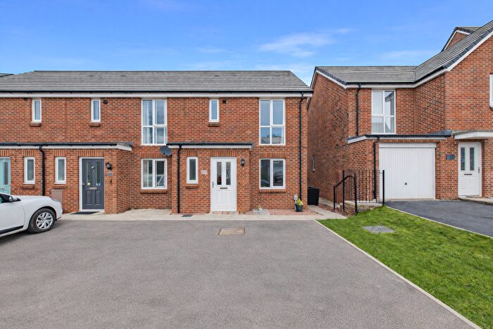 3 Bedroom End Terrace House For Sale In Kingfisher Drive, Lydney, GL15