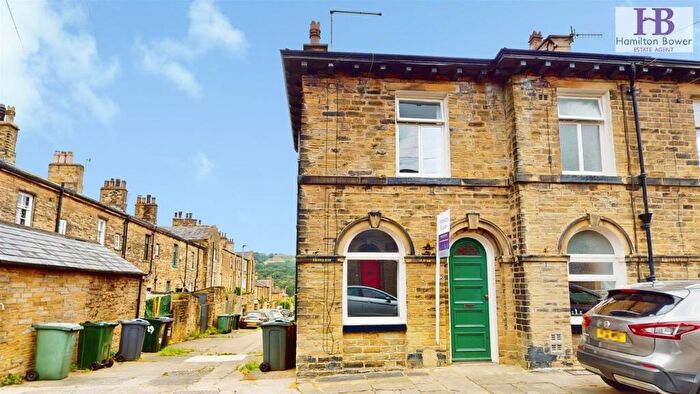 1 Bedroom Cottage For Sale In Titus Street, Saltaire, Bradford, BD18