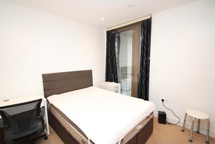 2 Bedroom Apartment To Rent In Vita Apartments, Croydon, CR0