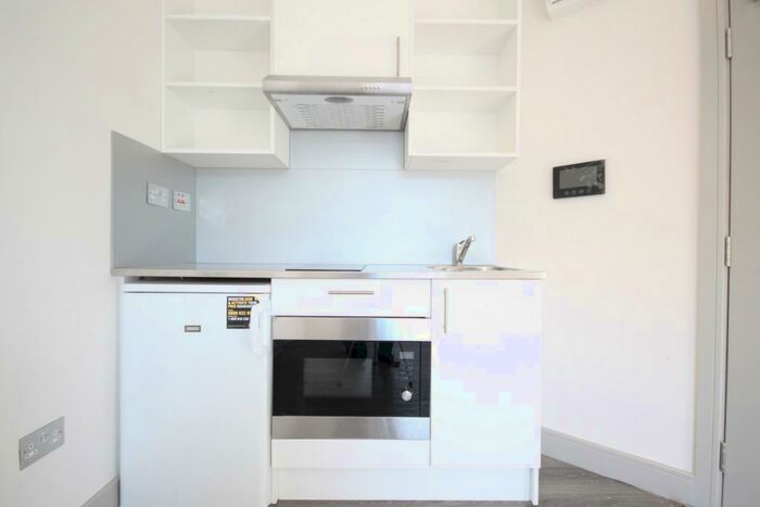 Studio To Rent In Camden High Street, Camden Town, NW1