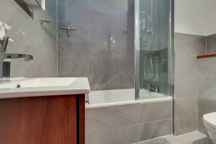 4 Bedroom House To Rent In Pollard Close, Highbury And Islington, London, N7