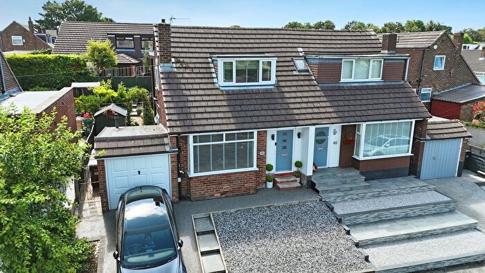 3 Bedroom Semi-Detached House For Sale In Links Road, Harwood, BL2