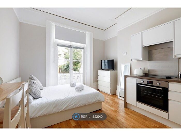 Studio To Rent In Brunswick Road, Hove, BN3