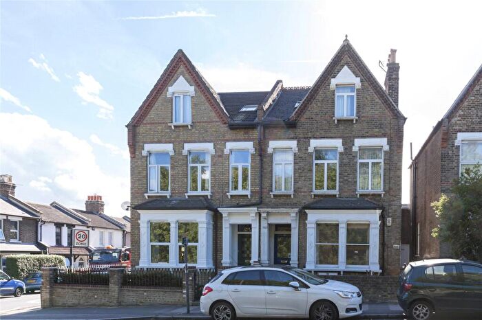 Apartment To Rent In Honor Oak Park, London, SE23