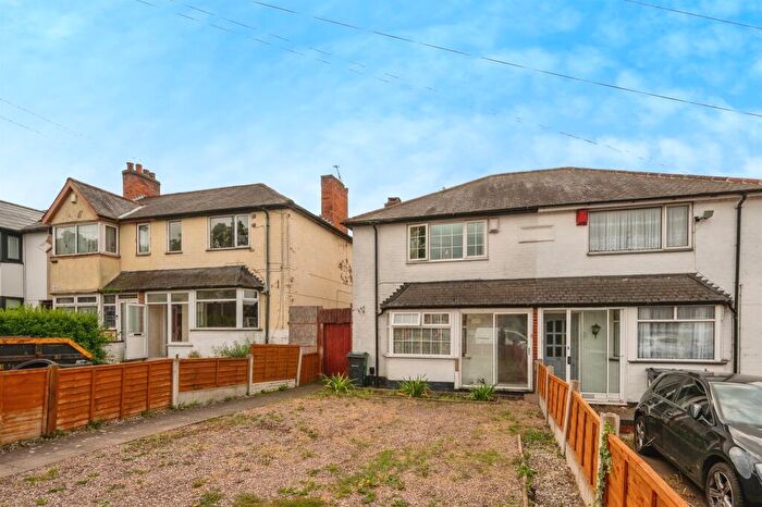 3 Bedroom Semi-Detached House For Sale In Burney Lane, Birmingham, B8