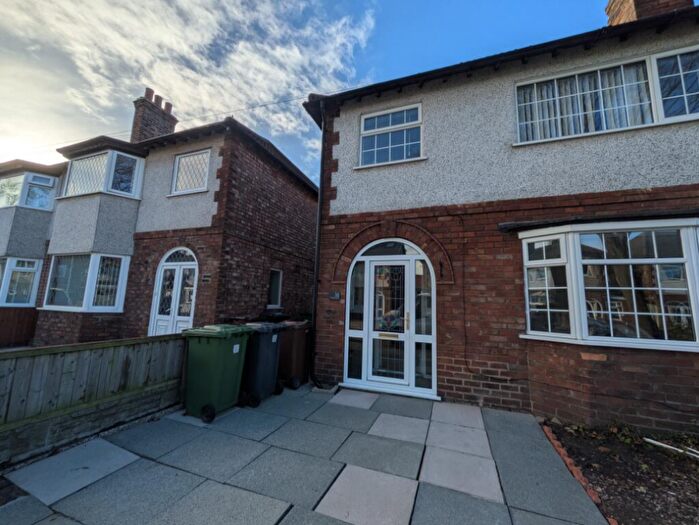 3 Bedroom Semi-Detached House To Rent In Myrtle Grove, Waterloo, L22