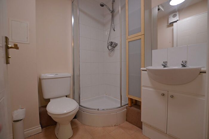 2 Bedroom Flat For Sale In Maplehurst Close, Dartford, DA2