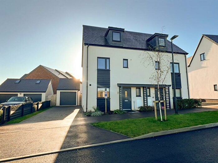 4 Bedroom Semi-Detached House For Sale In Severnbank Avenue, Newnham, GL14