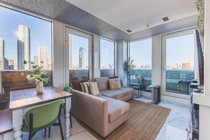 2 Bedroom Apartment To Rent In Limeharbour, Canary Wharf, E14