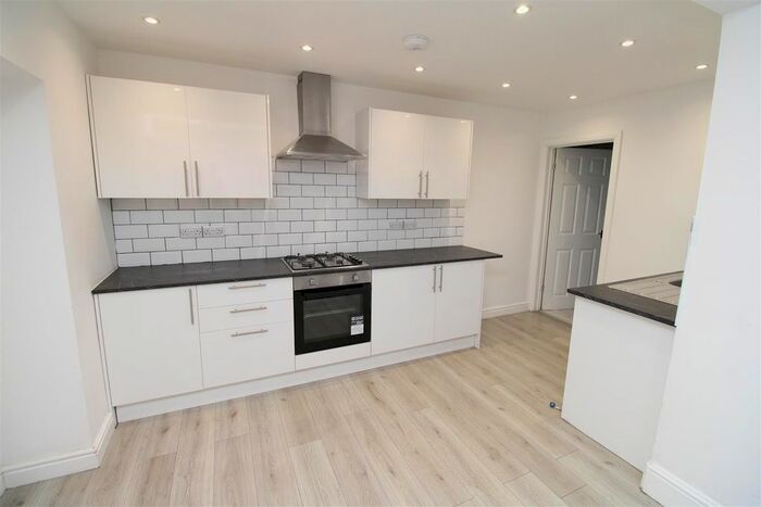 3 Bedroom Property To Rent In Pen Y Fon Street, Llanelli, SA15