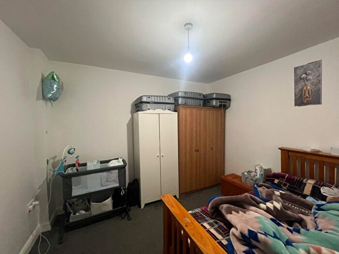 Studio To Rent In Warwick Road West Luton, LU4