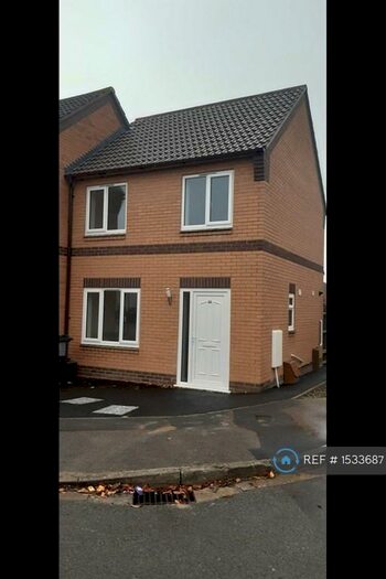 2 Bedroom End Of Terrace House To Rent In The Barrows, Weston-Super-Mare, BS22