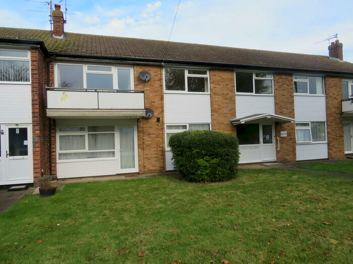 2 Bedroom Flat To Rent In Holland Road, Clacton-On-Sea, CO15
