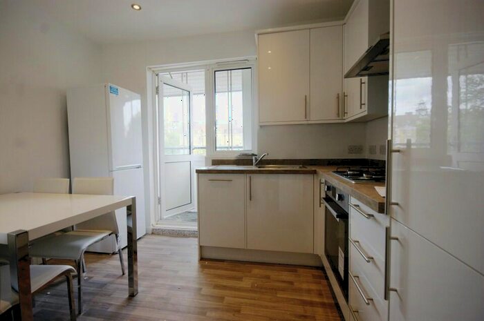 3 Bedroom Apartment To Rent In Cumberland Market, London, NW1