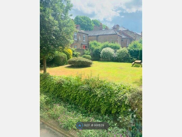 3 Bedroom Flat To Rent In Abbeville Road, London, SW4