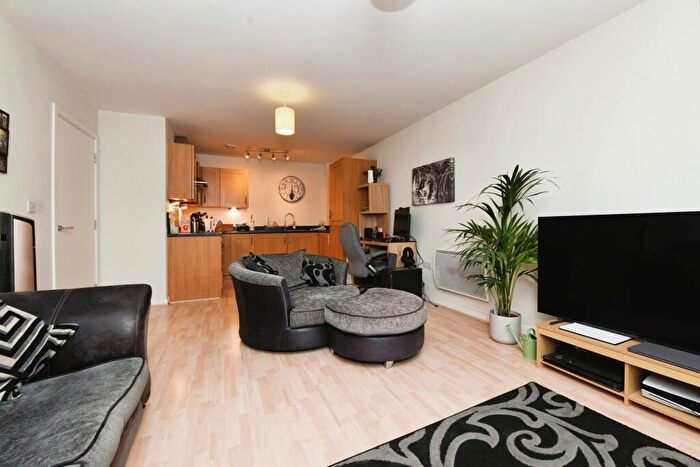1 Bedroom Flat For Sale In Southernhay Close, Basildon, Essex, SS14